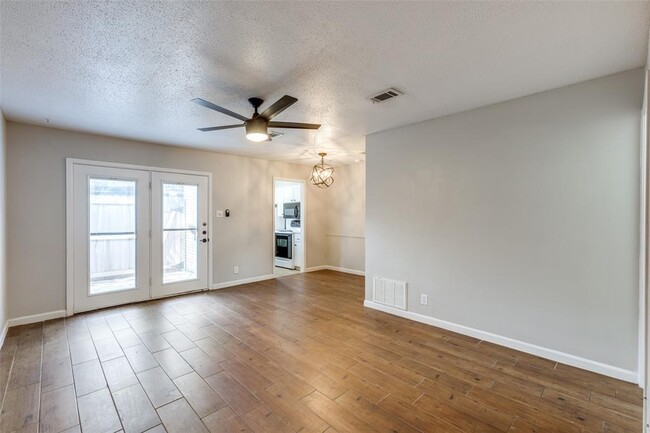Building Photo - 3459 Greystone Dr