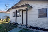 Building Photo - Fairlawn 3 bedroom, 1 bath ready for move-in