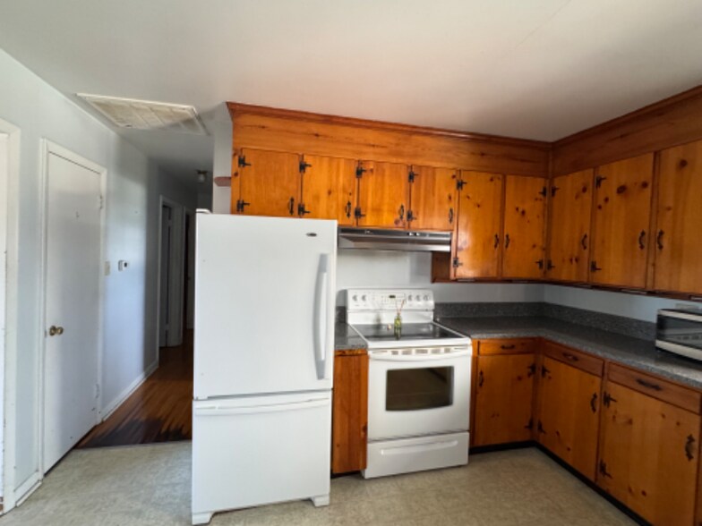 Building Photo - 105 West St