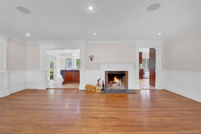 Building Photo - 1719 Cedar Swamp Rd