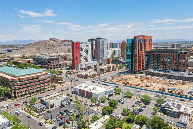 Building Photo - 37 E El Parque Dr