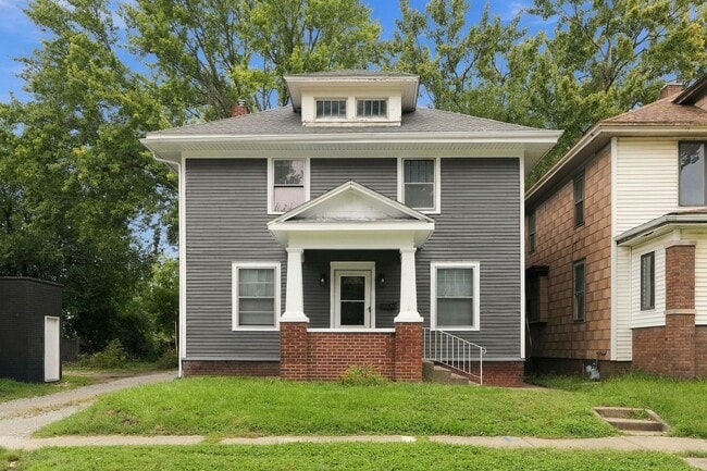 Building Photo - 928 W Dewald St