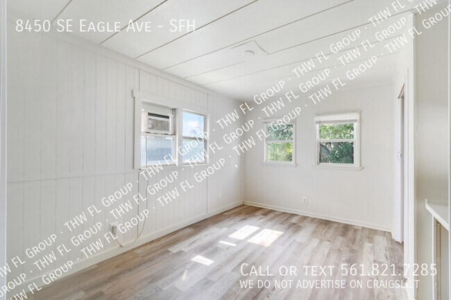 Building Photo - 8450 SE Eagle Ave