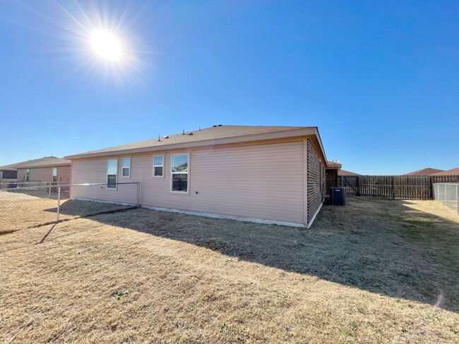 Building Photo - 1529 Justin Lp