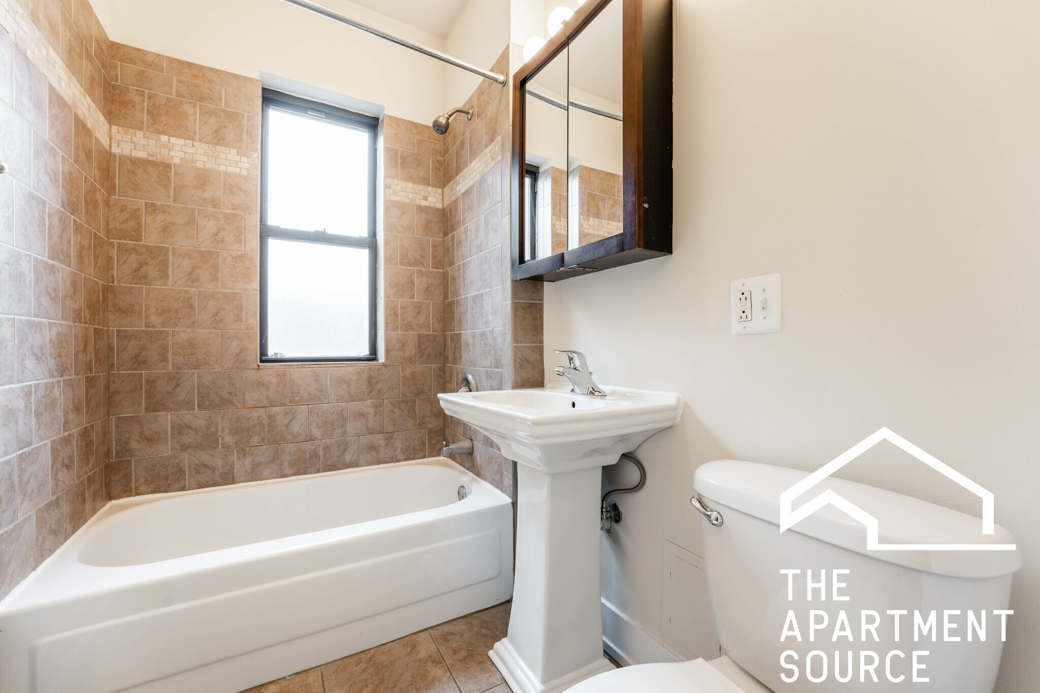 Building Photo - 613 W Melrose St