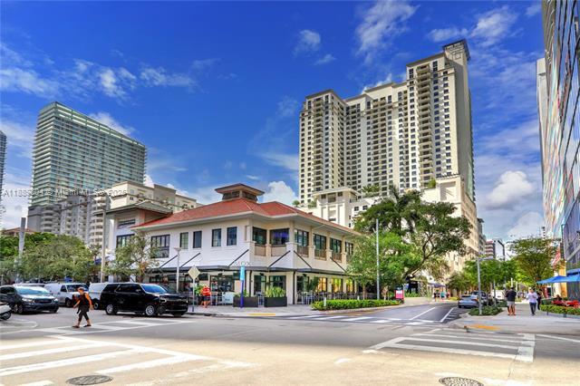 Building Photo - 999 SW 1st Ave