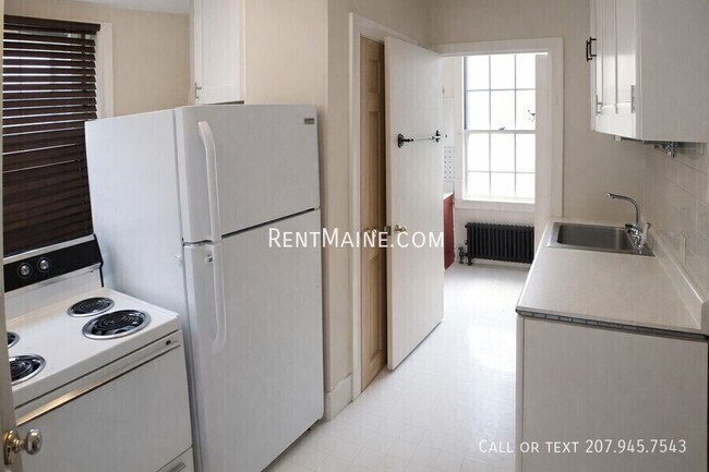 Building Photo - 97 Broadway