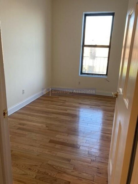 Building Photo - 631 Edgecombe Ave