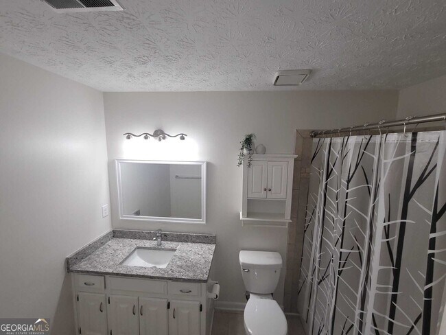 Building Photo - 235 Winona Dr