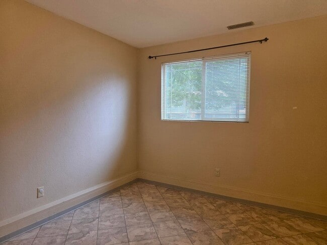Building Photo - 8216 Winchester Ct NW