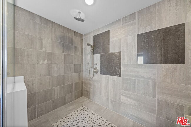 Building Photo - 3785 Wilshire Blvd