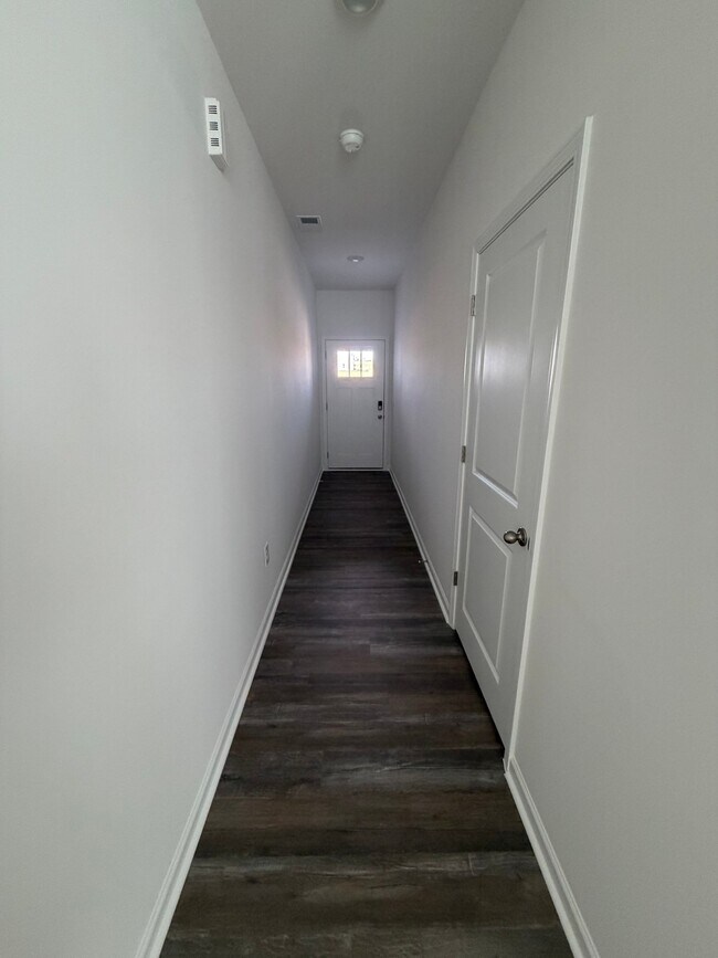 Building Photo - 166 Rusling Leaf Dr