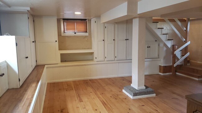 Building Photo - North-end quite craftsman home