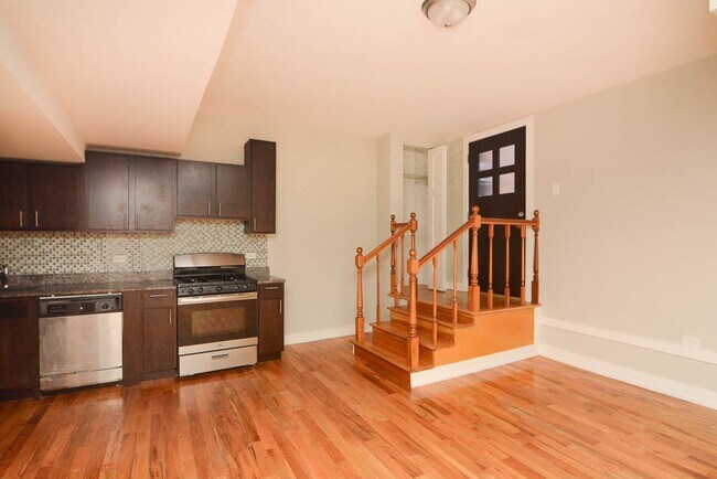 Building Photo - 2915 N Mildred Ave