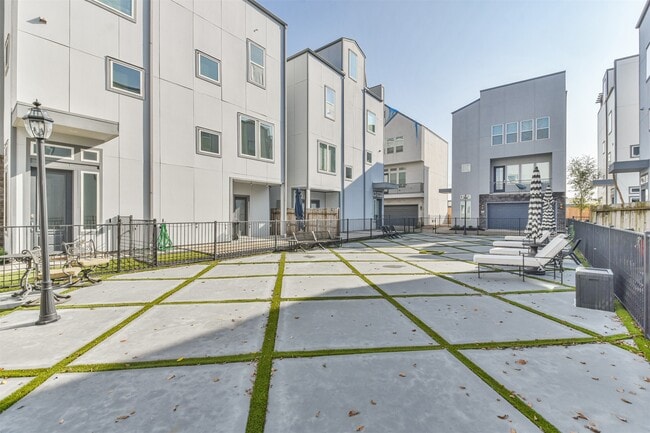 Building Photo - 8411 Hempstead Rd