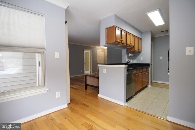 Building Photo - 11657 Chesterfield Ct