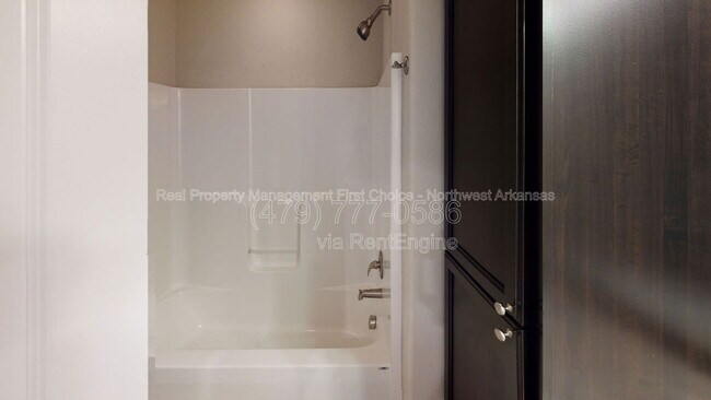 Building Photo - 2713 W Shasta Rd