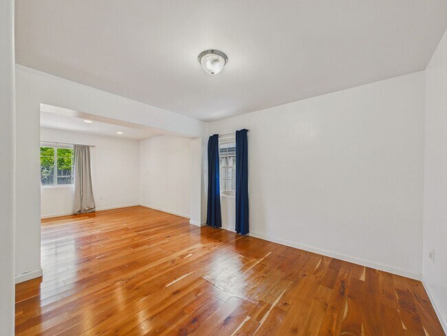 Building Photo - San Carlos home for rent plus studio in-law unit! $7,500