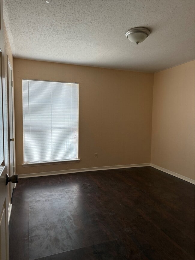 Building Photo - 9350 Country Creek St