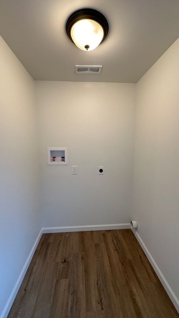 Building Photo - Spacious & Beautifully Updated 3BR Home with Extra Storage in Columbia