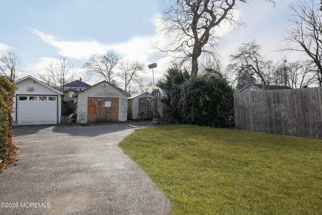 Building Photo - 1216 8th Ave