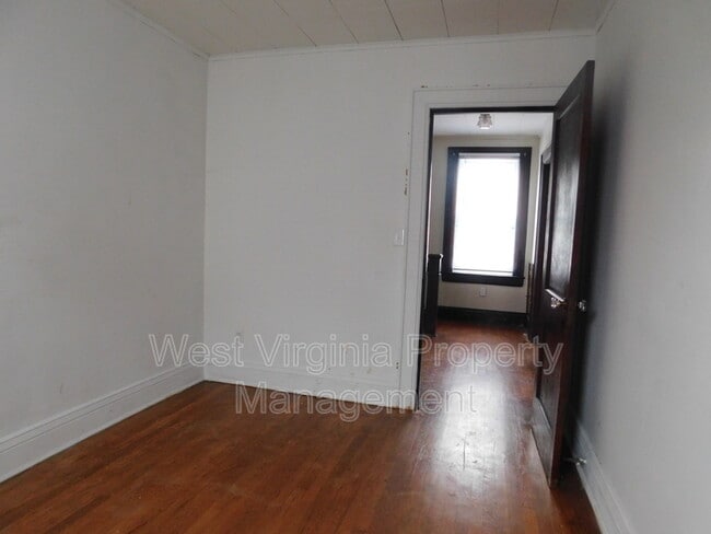 Building Photo - 54 Hunt Ave