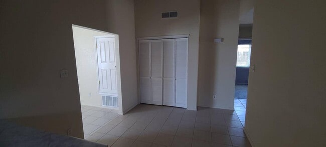 Building Photo - 10373 Valle del Mar Dr