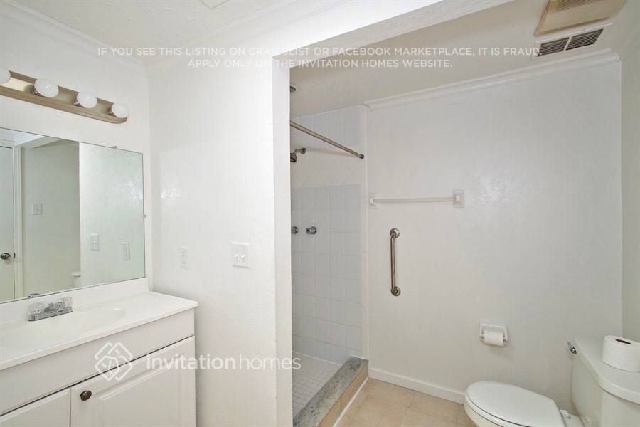 Building Photo - 717 Baywood Dr
