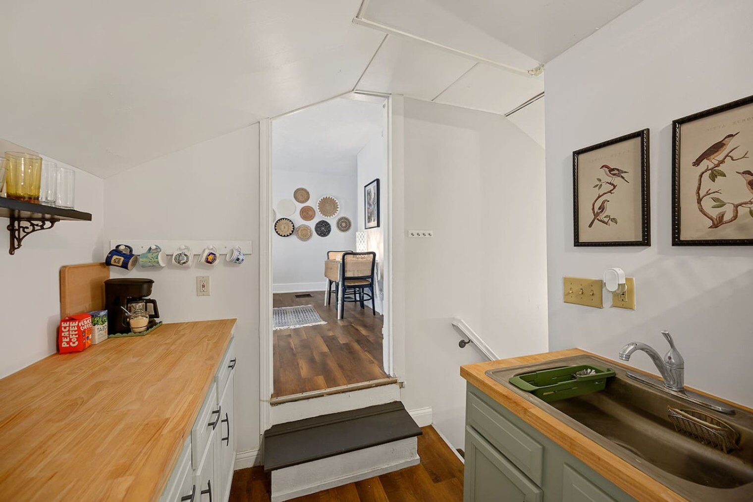 Building Photo - 5651 Ridge Ave