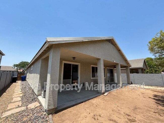 Building Photo - 12407 N 149th Dr