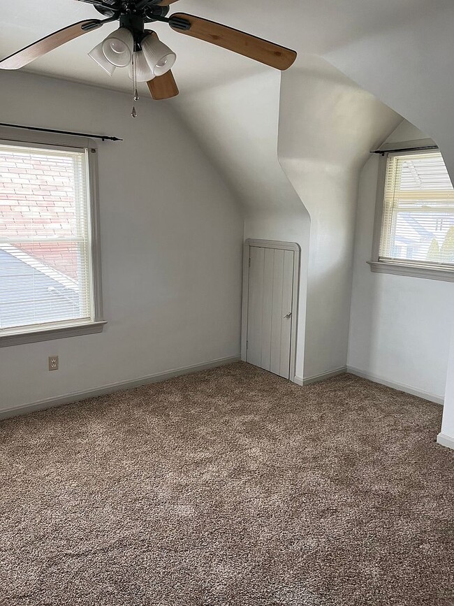 Building Photo - 4811 Albertly Ave