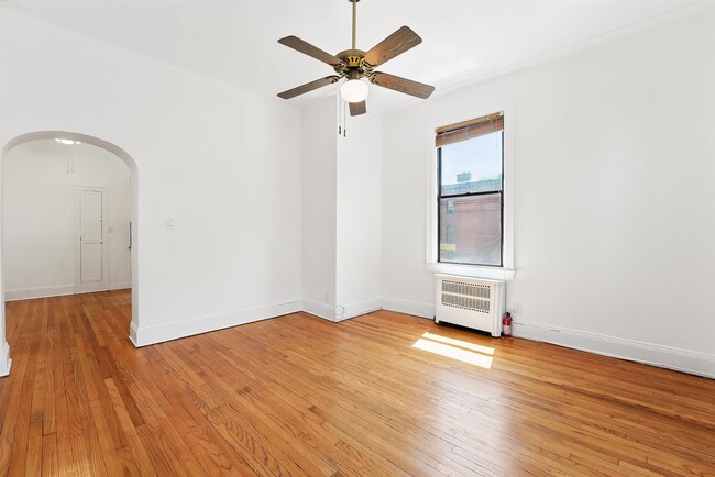 Building Photo - 457 Jersey Ave
