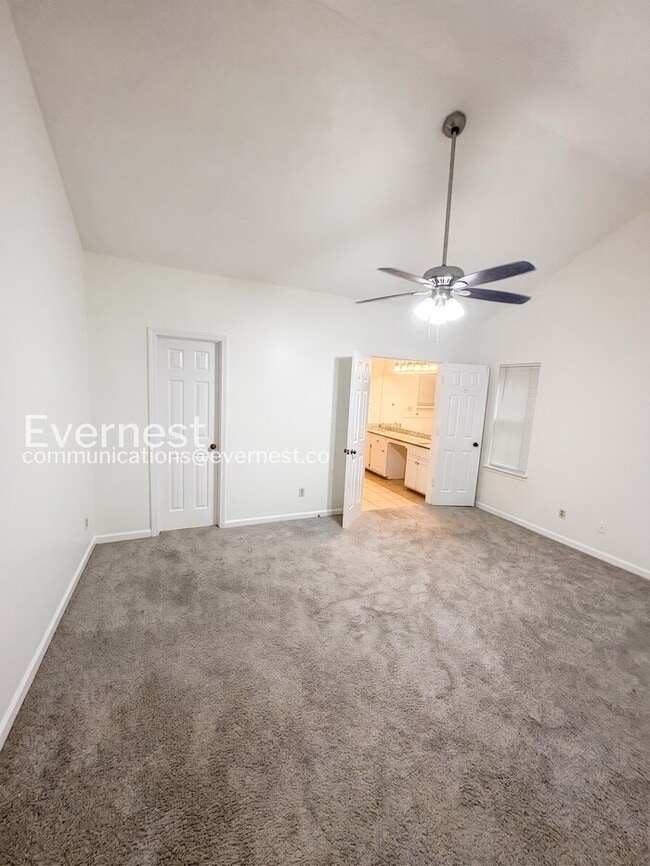 Building Photo - Spacious  Home with Deck, Patio, and Garage! / 3 Bed, 2 Bath / Available now!