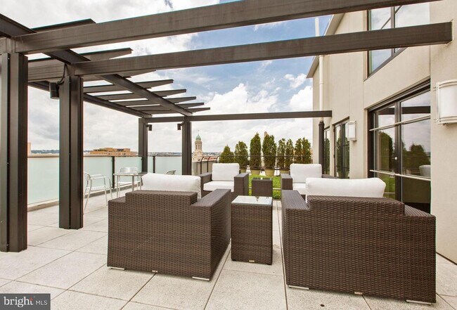 Building Photo - 1133 14th St NW