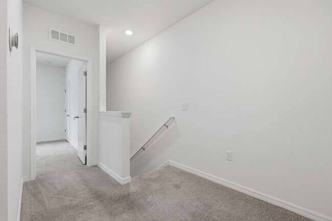 Building Photo - 13753 NW 9 Rd