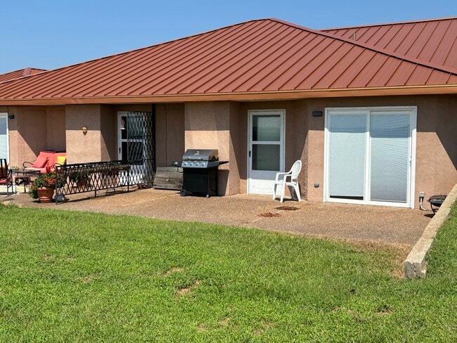 Building Photo - 1804 Cinnamon Dr