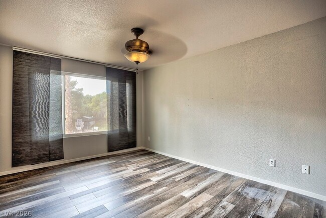 Building Photo - 3128 Tarpon