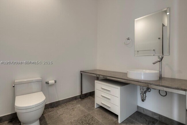 Building Photo - 465 Brickell Ave