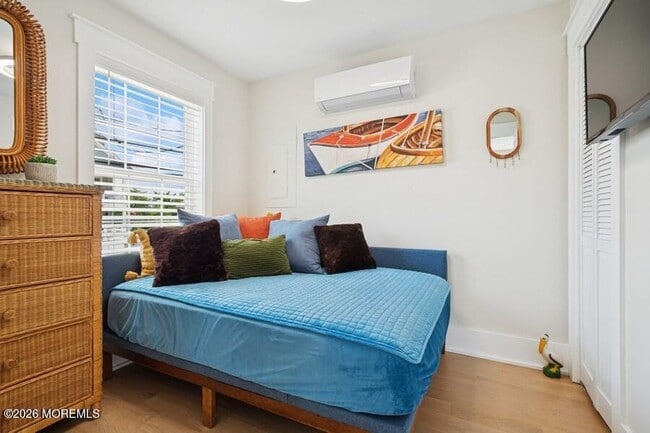 Building Photo - 124 2nd Ave