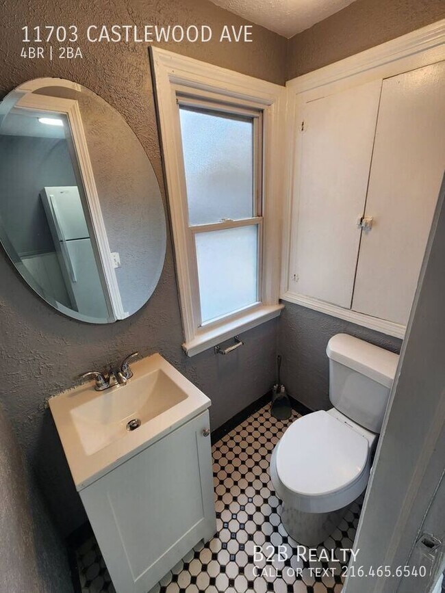 Building Photo - 11703 Castlewood Ave