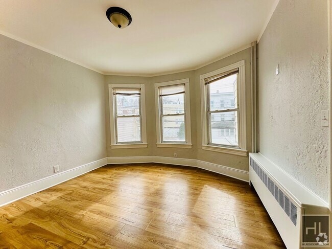 Building Photo - 33 Lockwood Ave