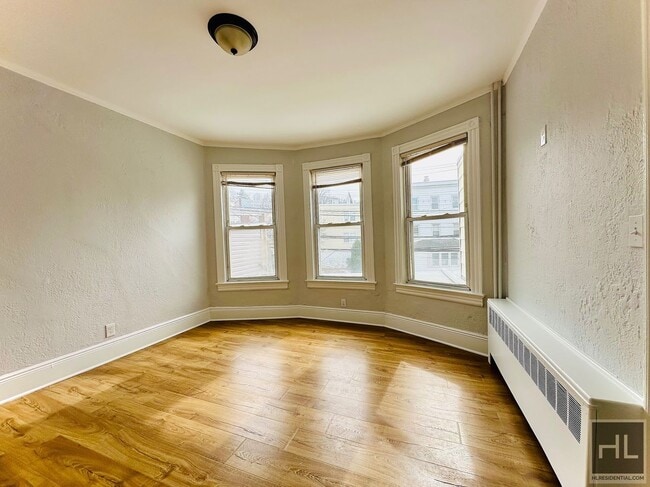 Building Photo - 33 Lockwood Ave