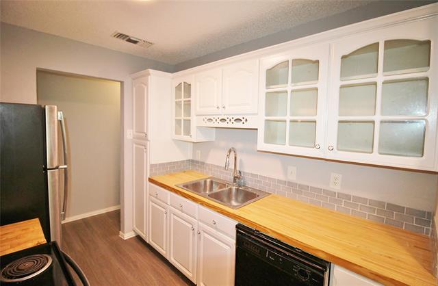 Building Photo - 4744 Meadow Trail Dr