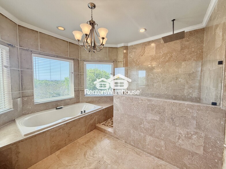 Building Photo - 9120 Nob Hill Dr