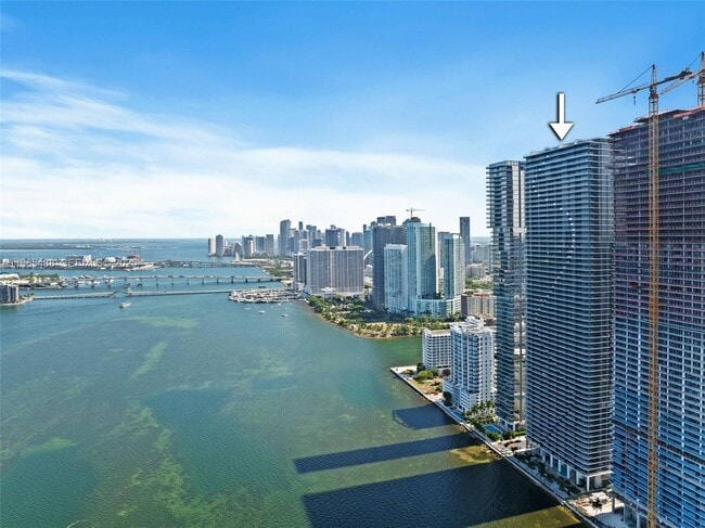 Building Photo - 700 NE 24th St