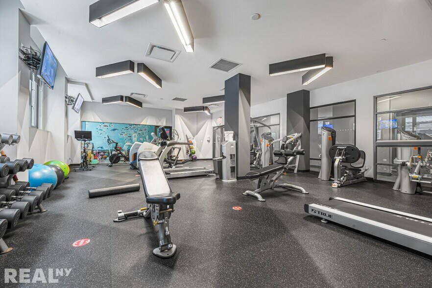 Building Photo - 181 Front St