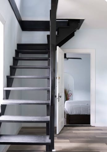 Building Photo - 735 E University Ave