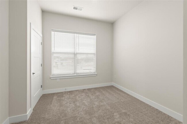 Building Photo - 2648 Sandy Plains Rd