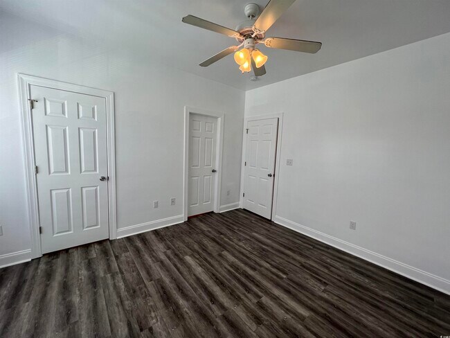 Building Photo - 2057 Silvercrest Dr