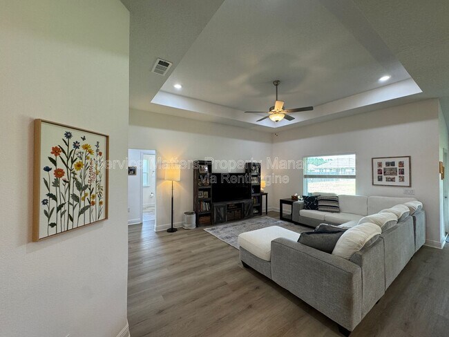 Building Photo - 5641 Micanopy Dr